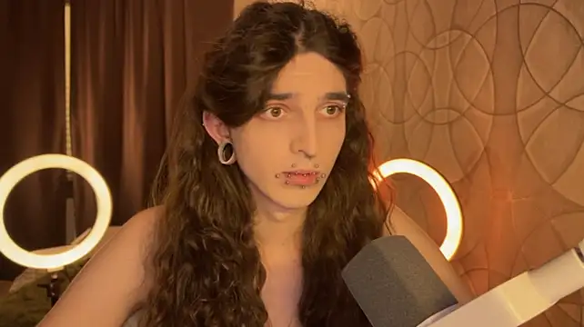 Chatroom XXX en direct de Kriisp