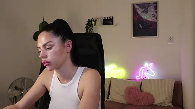 TatianaXoxo1 Adlı Modelin Canlı XXX Sohbeti