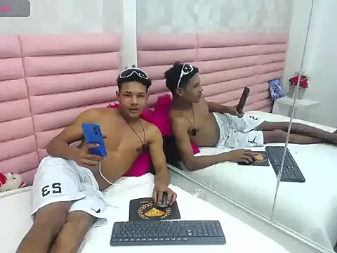 janner_cum51 Adlı Modelin Canlı XXX Sohbeti
