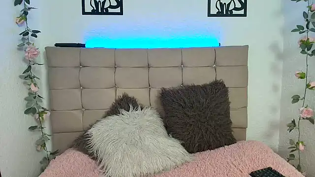 LinaBrowm's Live XXX Chat