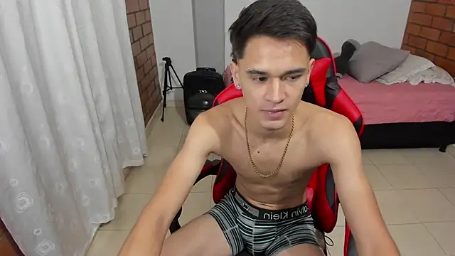 Chatroom XXX en direct de Aron_Boyy