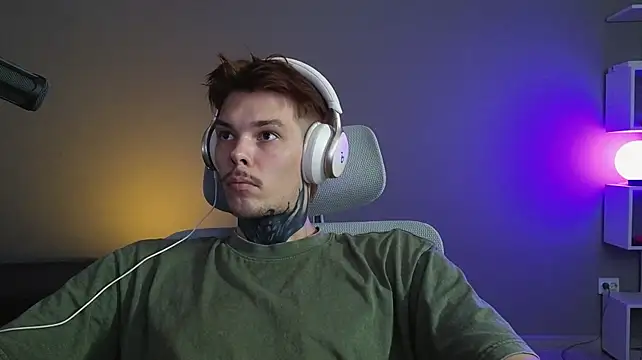 XXX chat uživo modela DENIS_HERE