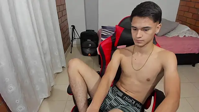 Aron_Boyy XXX чат на живо