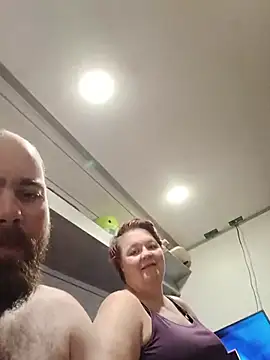 ThisGuy42o's Live XXX Chat