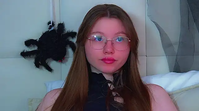 KeiraAsti's Live XXX Chat