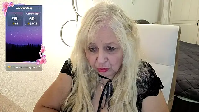 Chat +18 de SusiLifeXXX ao vivo