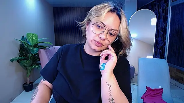צ'אט XXX בשידור חי של hott_mind_
