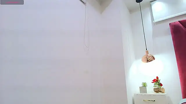 girl_amada Adlı Modelin Canlı XXX Sohbeti