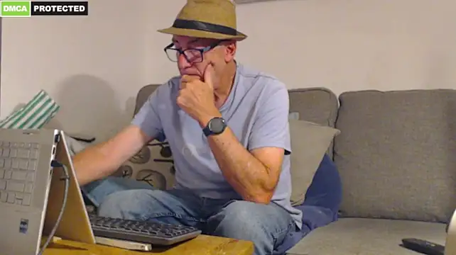 bluedae1 – Naživo XXX chat