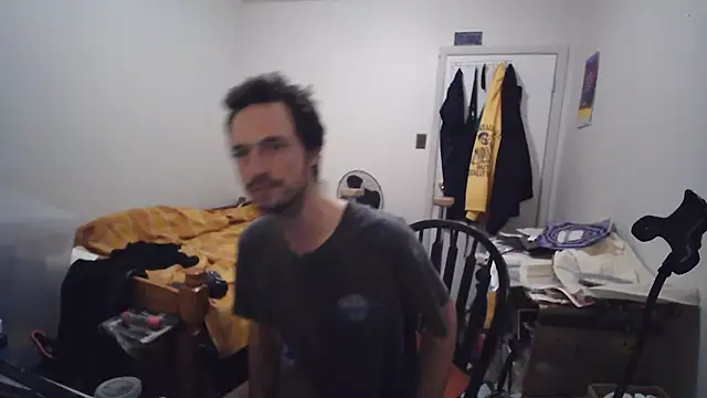 JohnnyMoves' Live XXX Chat