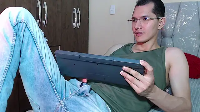 Онлайн чат XXX MilanDamian