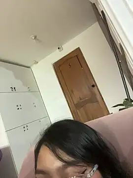 YumiGummy's Live XXX Chat