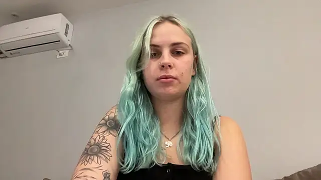 Онлайн чат XXX Rowenaaa