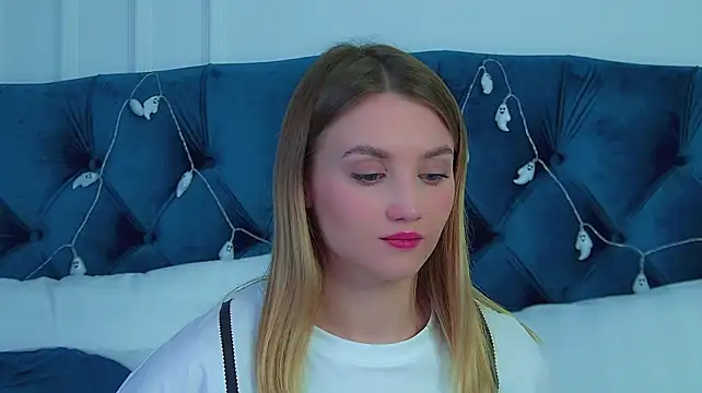 StacyEvances Adlı Modelin Canlı XXX Sohbeti