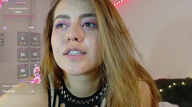 Sarissa Adlı Modelin Canlı XXX Sohbeti