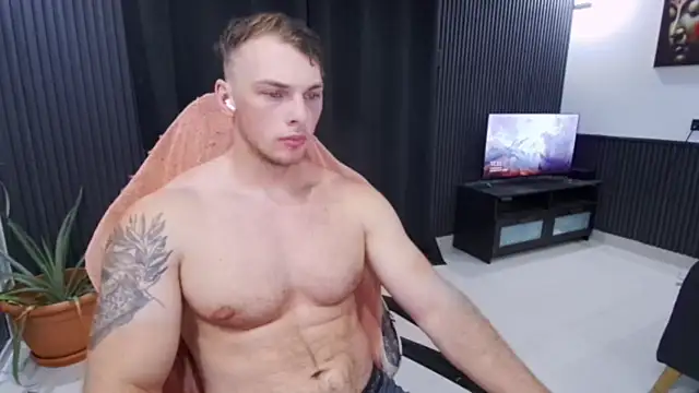 YourHotGreg Adlı Modelin Canlı XXX Sohbeti