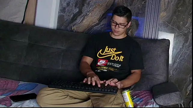 Show modela Luke_Conorr na web-kameri