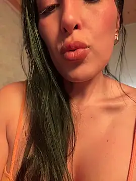 CorinVeil Adlı Modelin Canlı XXX Sohbeti