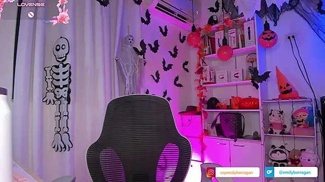 EmilyBarragan_'s Live XXX Chat