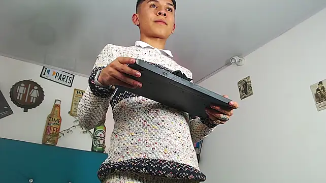 Pokazy przed kamerką – bizcocho_sabrosoxxx