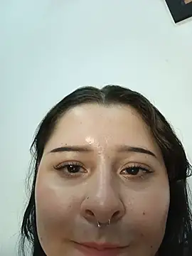 Nyvia_uwu Adlı Modelin Canlı XXX Sohbeti