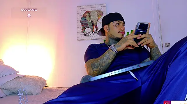 JordanSmiith_ Adlı Modelin Canlı XXX Sohbeti
