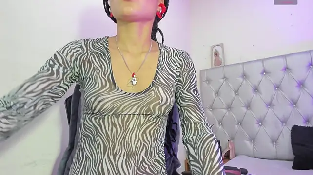 Sharonxt's Live XXX Chat