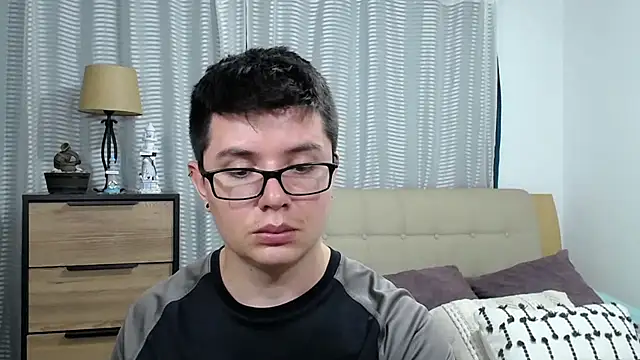 BlackFoXXX69 现场XXX聊天