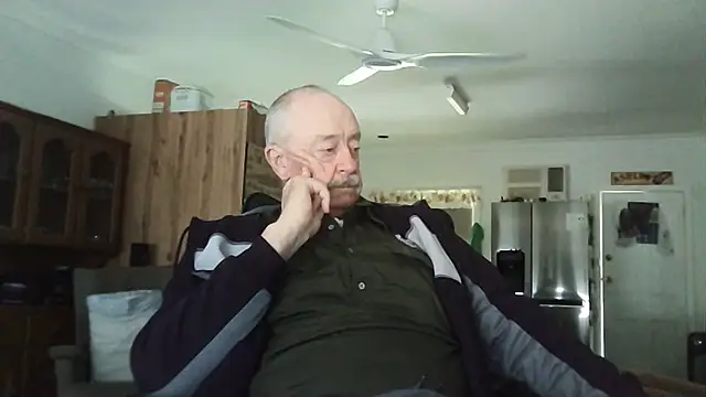הופעת וובקאם של brnoxx