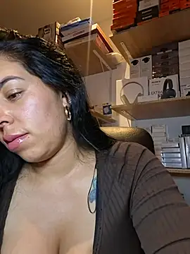 Chat XXX en directo de Luianna