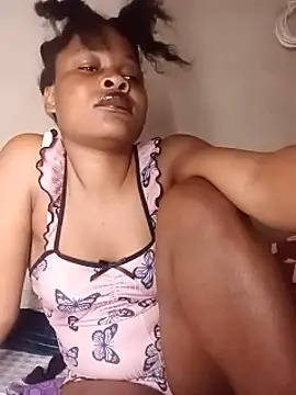 BlondieBitch Adlı Modelin Canlı XXX Sohbeti