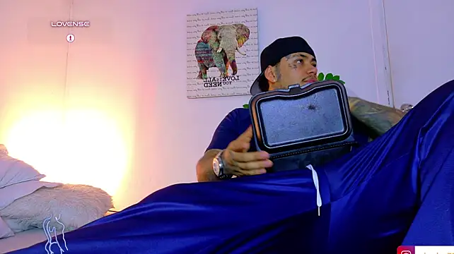 JordanSmiith_ Adlı Modelin Canlı XXX Sohbeti
