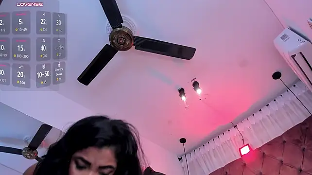 Czat XXX na żywo – Auri__