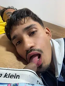 צ'אט XXX בשידור חי של Mathias_vega