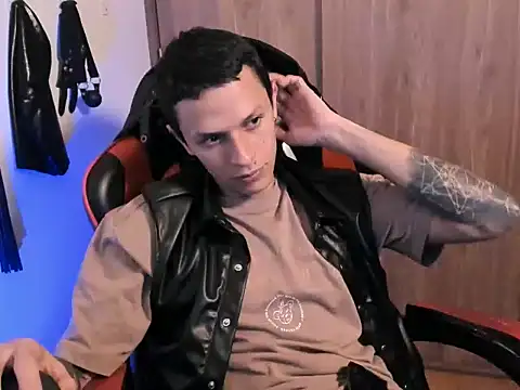 Masterdave7 Chat XXX in diretta