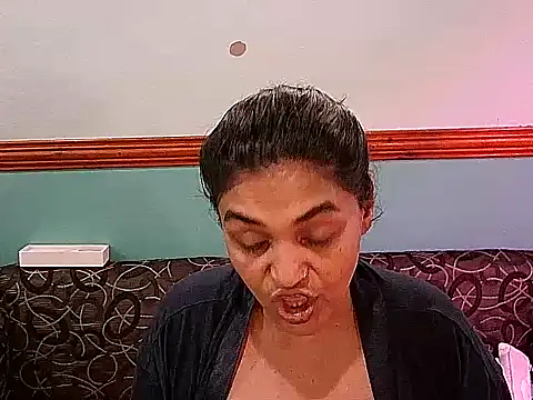 צ'אט XXX בשידור חי של indian_blaze009