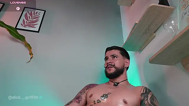 DickGriffith_ live XXX chat
