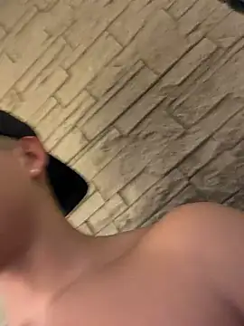 XXX chat uživo modela Lander_Cruz