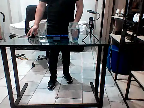 XXX chat uživo modela BroMacho