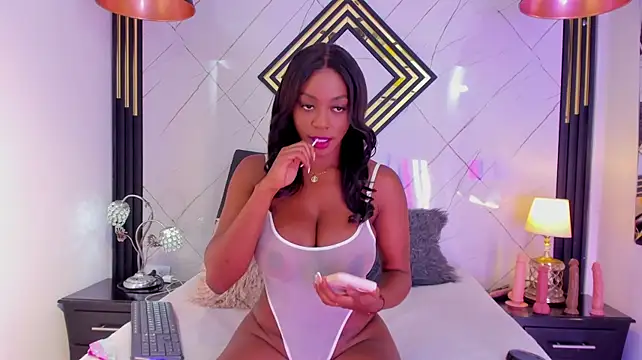 AdharaHills' Live XXX Chat