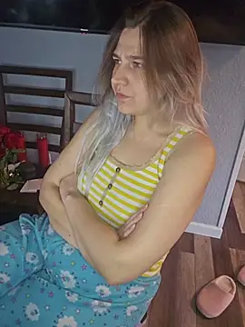 ScarletsWeb Adlı Modelin Canlı XXX Sohbeti