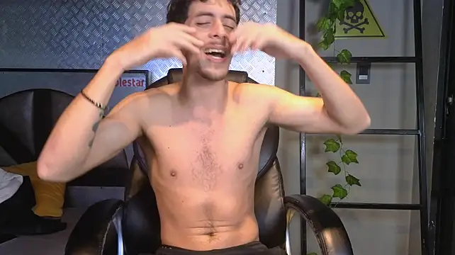 Jeey_Bee's Live XXX Chat