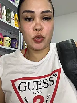 FOX_LATINA's Live XXX Chat