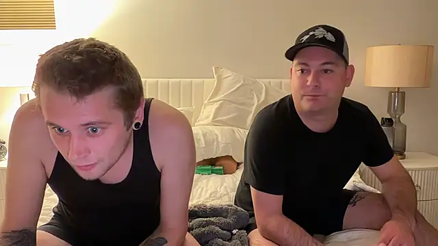 2canadianguys লাইভ XXX চ্যাট
