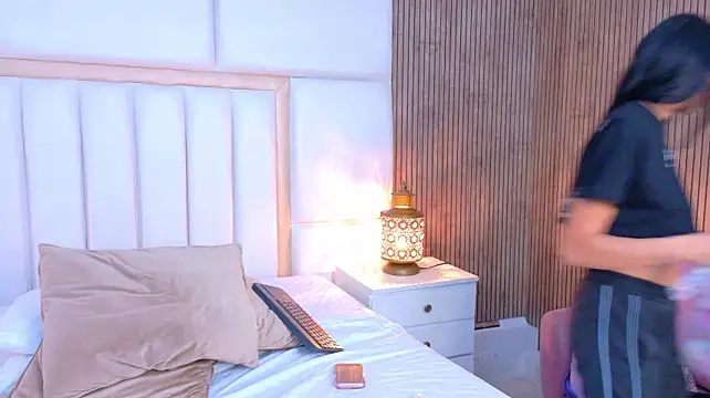 LaylaaDoll লাইভ XXX চ্যাট