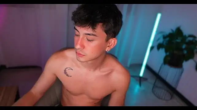 Živý XXX chat sweettaaron01