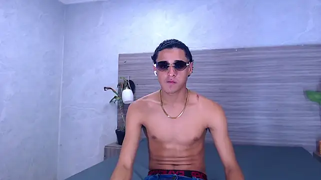 Maximo_Juli Live XXX-chat