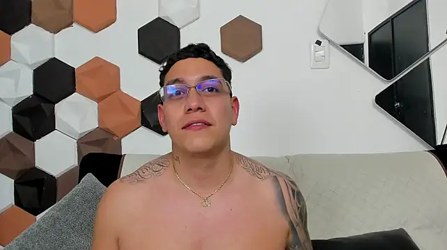 Axton_Wild Webcam show