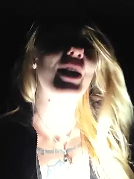 Chat XXX ao vivo de SheIsSomething