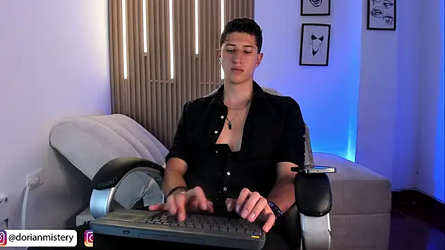 Živý XXX chat Dorianmistery2322_